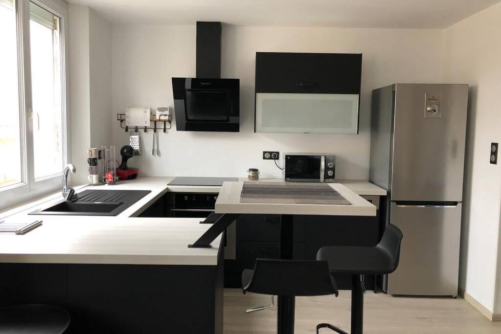 Appartement De Adrien Garage Prive Charleville-Mézières Εξωτερικό φωτογραφία