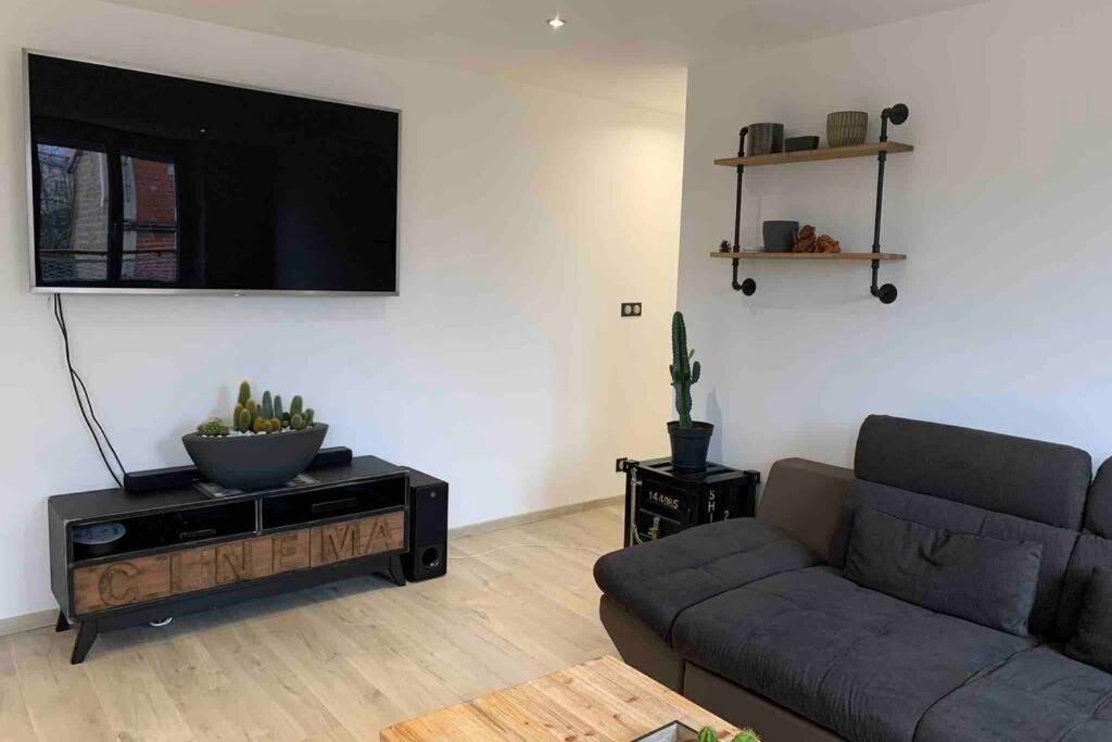 Appartement De Adrien Garage Prive Charleville-Mézières Εξωτερικό φωτογραφία