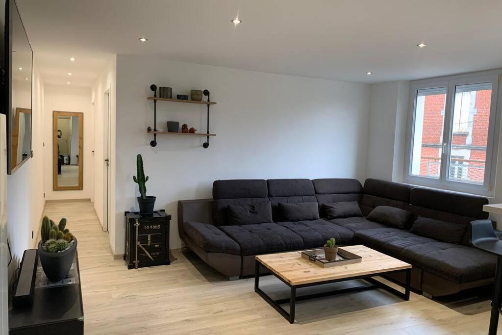 Appartement De Adrien Garage Prive Charleville-Mézières Εξωτερικό φωτογραφία
