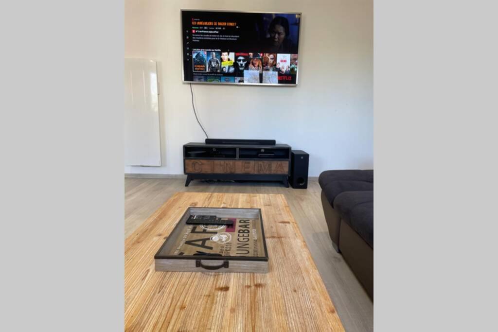 Appartement De Adrien Garage Prive Charleville-Mézières Εξωτερικό φωτογραφία