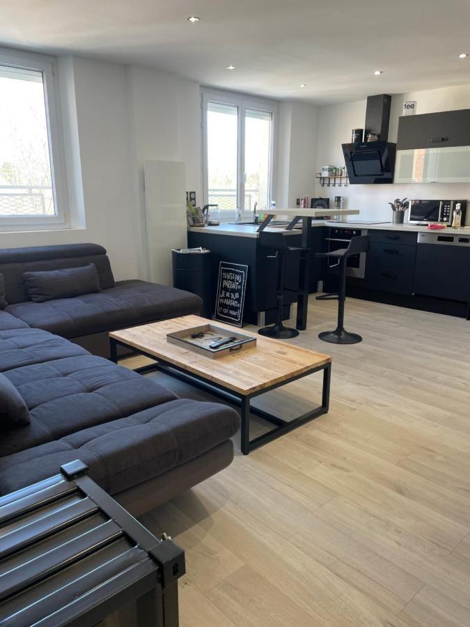 Appartement De Adrien Garage Prive Charleville-Mézières Εξωτερικό φωτογραφία