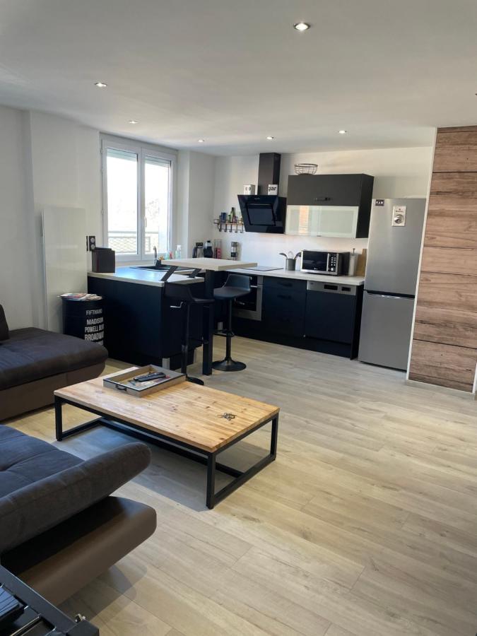 Appartement De Adrien Garage Prive Charleville-Mézières Εξωτερικό φωτογραφία